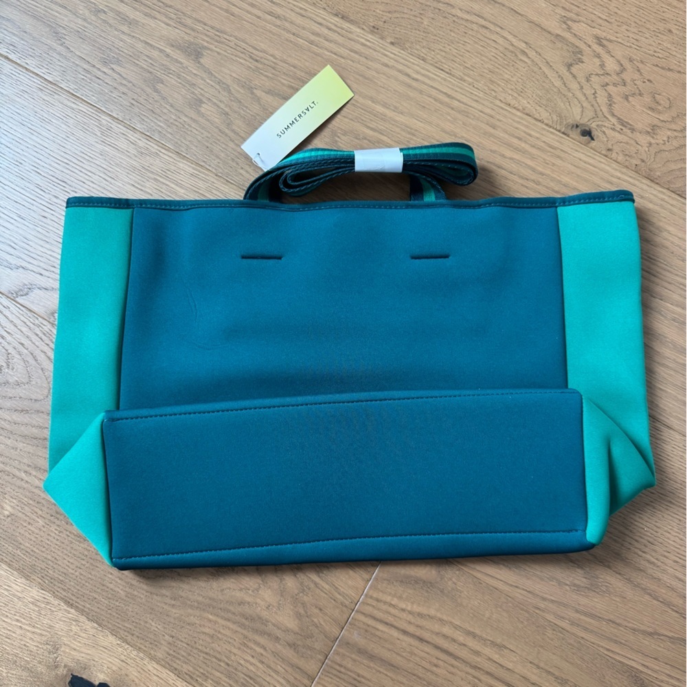 SUMMERSALT Neoprene Beach Bag Tote - NWT - Green / Dark Green